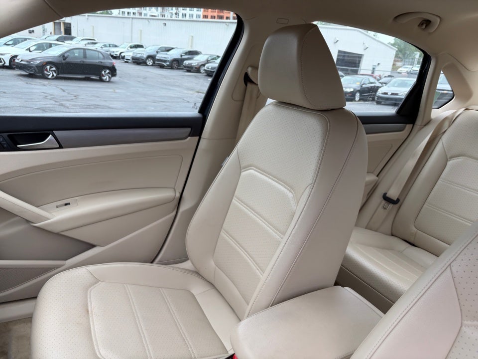 2014 Volkswagen Passat 1.8T SE