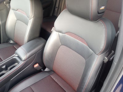 2025 Nissan Kicks SR FWD