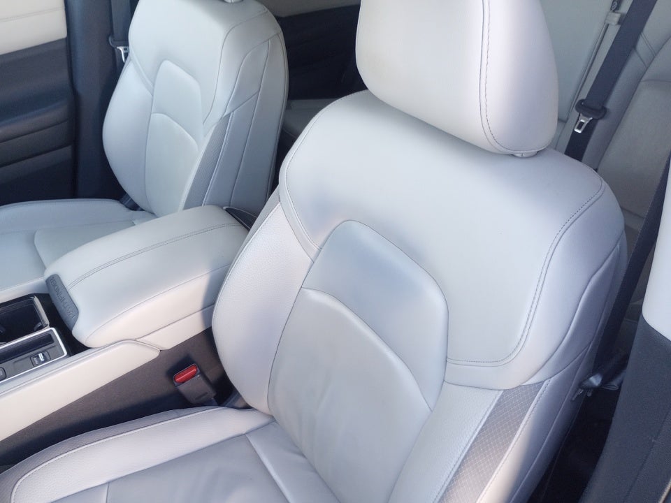 2022 Nissan Pathfinder SL 2WD