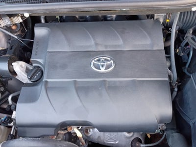 2014 Toyota Sienna XLE V6 8 Passenger