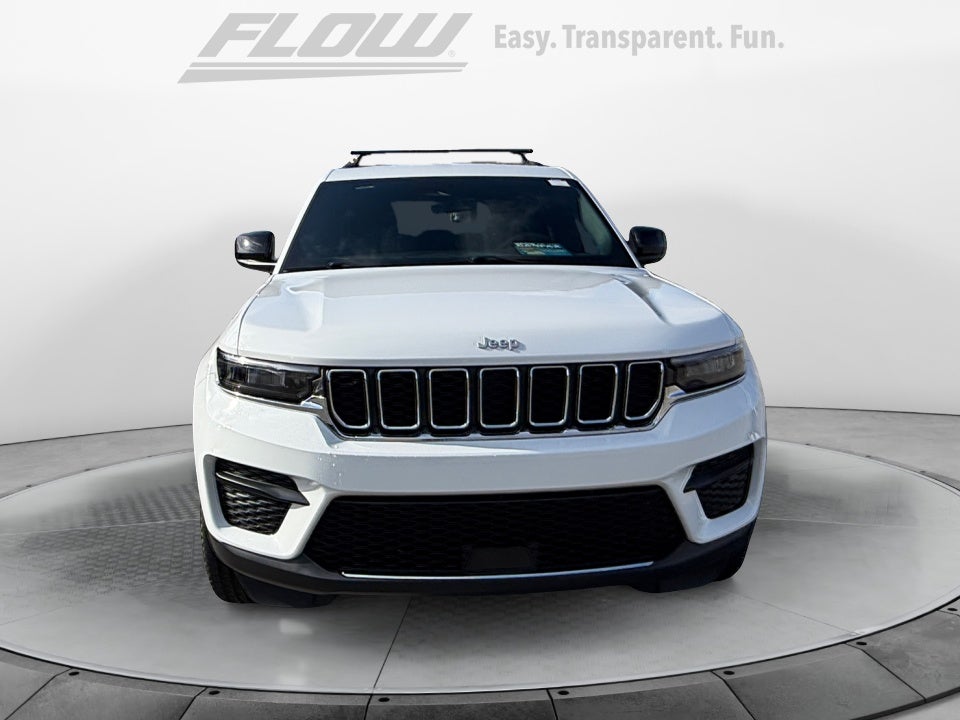 2025 Jeep Grand Cherokee Laredo 4x2