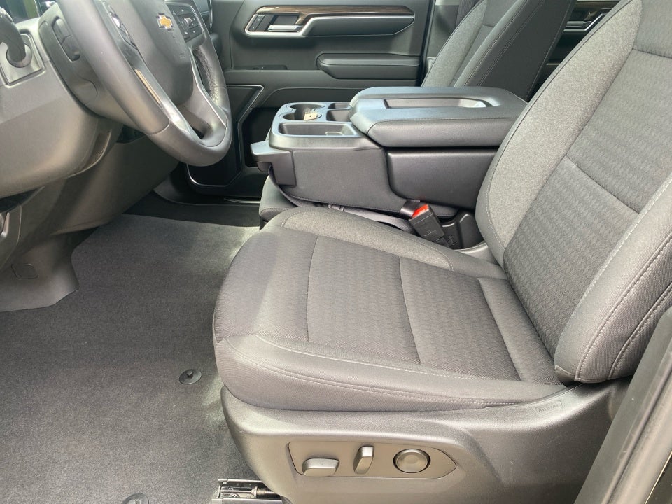 2022 Chevrolet Silverado 1500 4WD Crew Cab Short Bed LT with 2FL