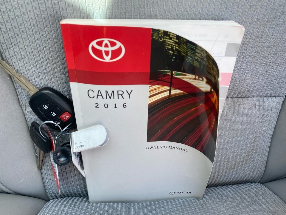 2016 Toyota Camry SE