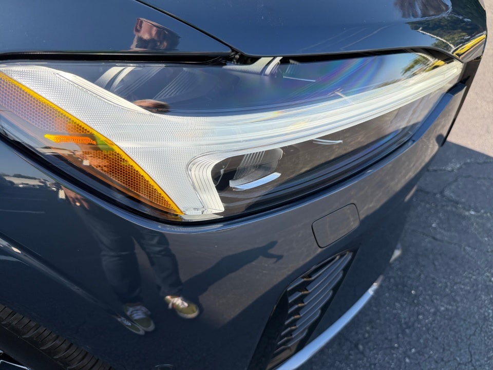 2024 Volvo XC60 Plus Dark Theme