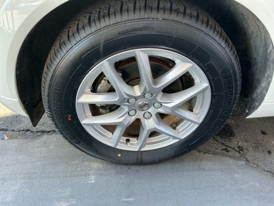 2018 Volvo XC60 T5 Momentum