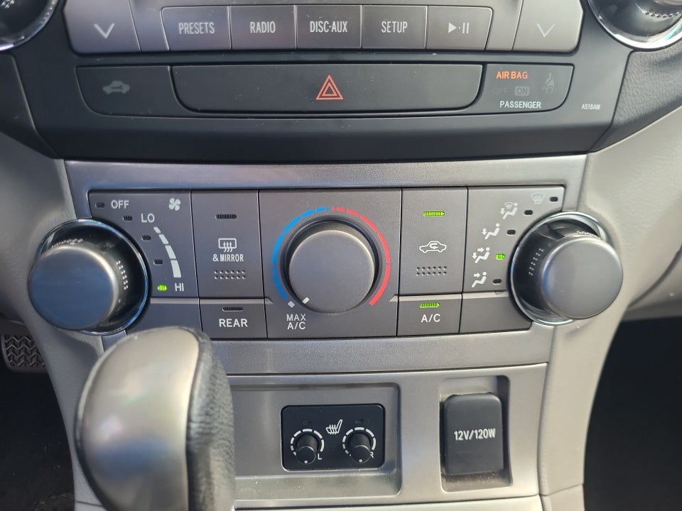 2012 Toyota Highlander SE