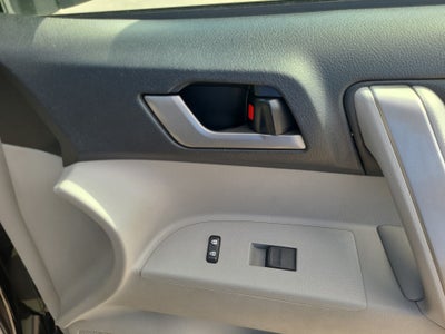 2012 Toyota Highlander SE