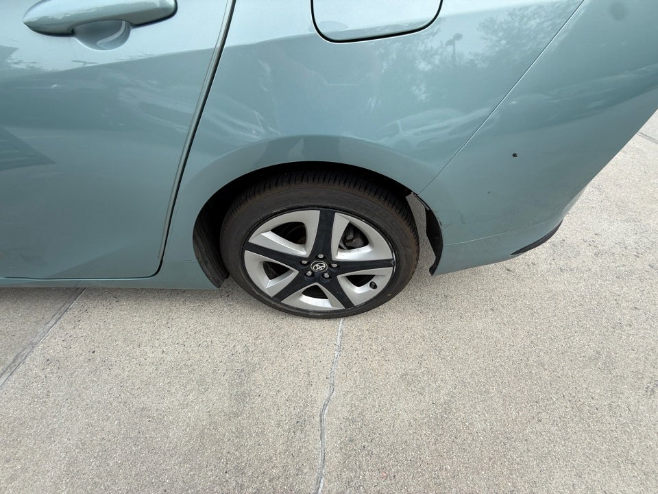 2017 Toyota Prius Three Touring