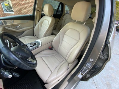 2019 Mercedes-Benz GLC 300 GLC 300