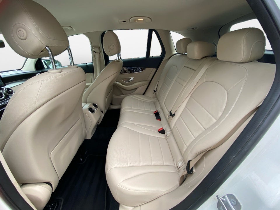 2020 Mercedes-Benz GLC 300 GLC 300
