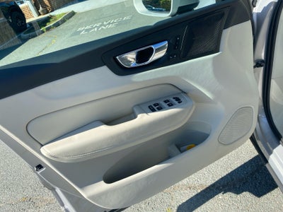 2022 Volvo XC60 B5 Inscription