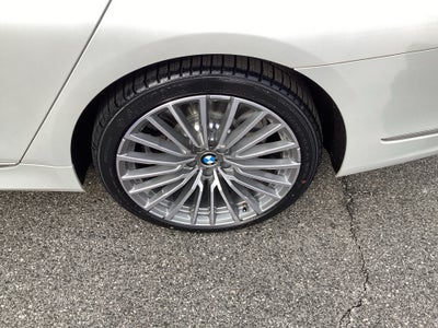 2021 BMW 750i xDrive