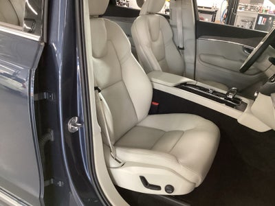 2023 Volvo XC90 Plus