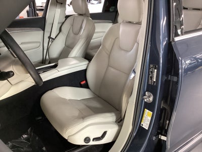 2023 Volvo XC90 Plus