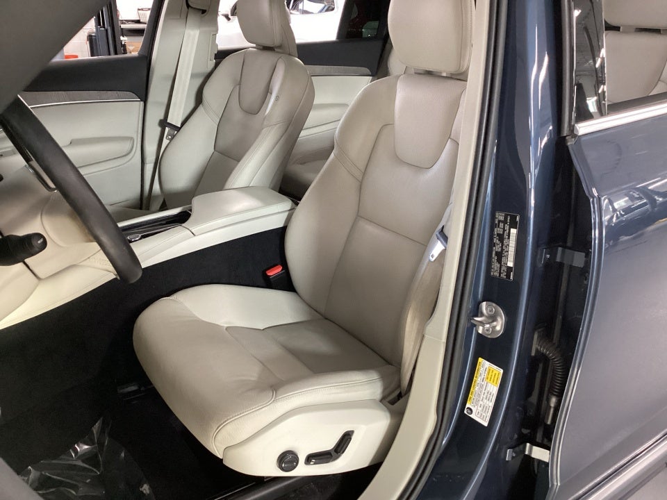 2023 Volvo XC90 Plus