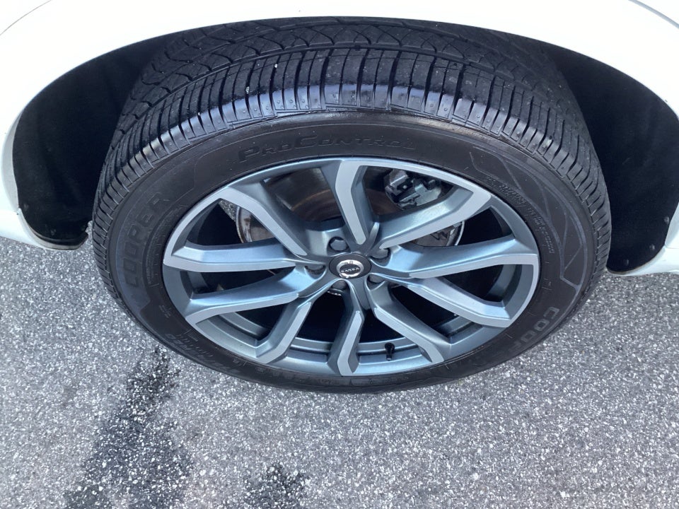 2018 Volvo XC90 T6 Momentum