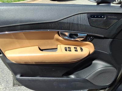 2022 Volvo XC90 T6 Inscription 7 Passenger