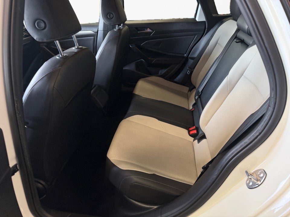 2021 Volkswagen Jetta R-Line