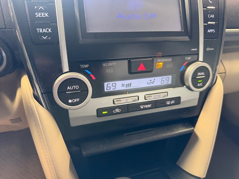 2013 Toyota Camry Hybrid XLE