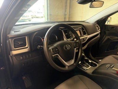 2017 Toyota Highlander LE
