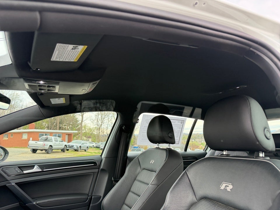 2019 Volkswagen Golf R 2.0T w/DCC & Navigation