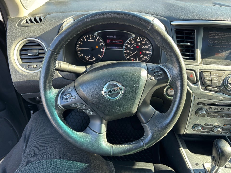 2017 Nissan Pathfinder SL