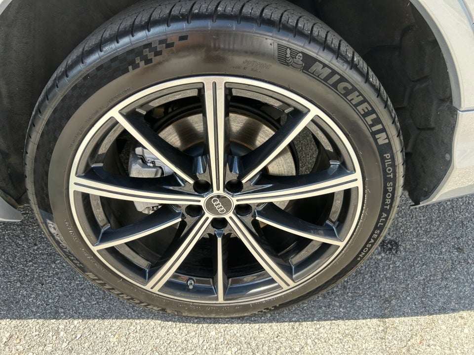 2022 Audi Q7 Premium Plus
