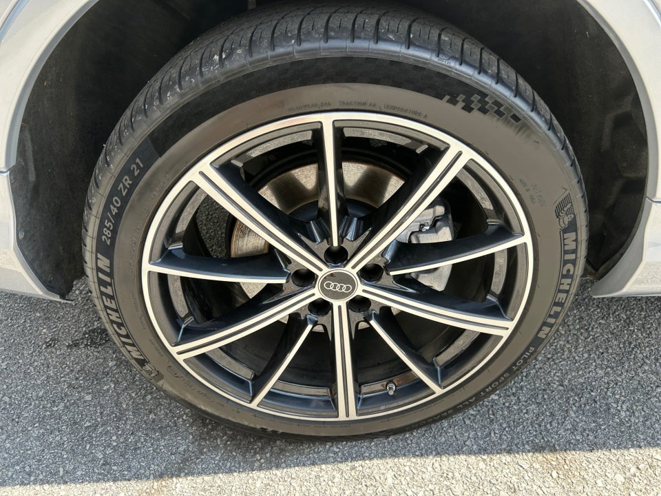2022 Audi Q7 Premium Plus