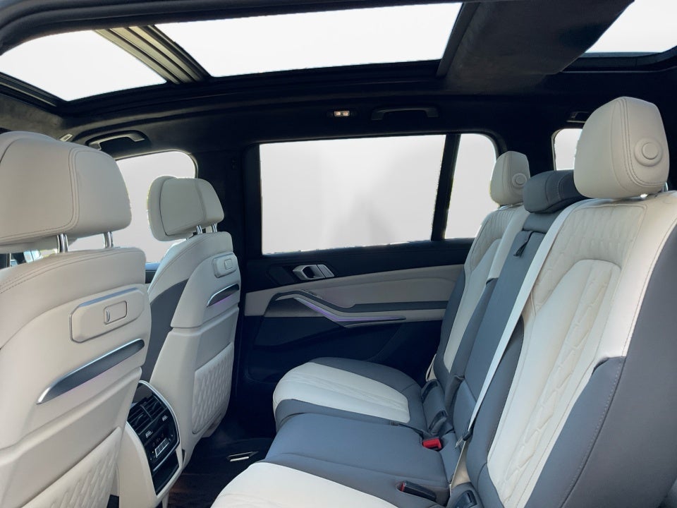 2024 BMW X7 M60i
