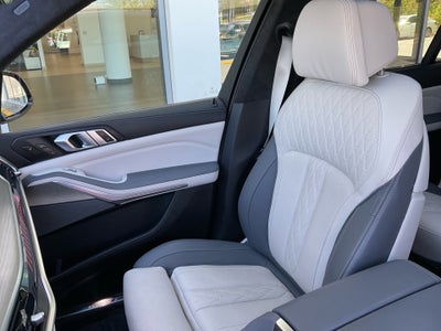 2024 BMW X7 M60i