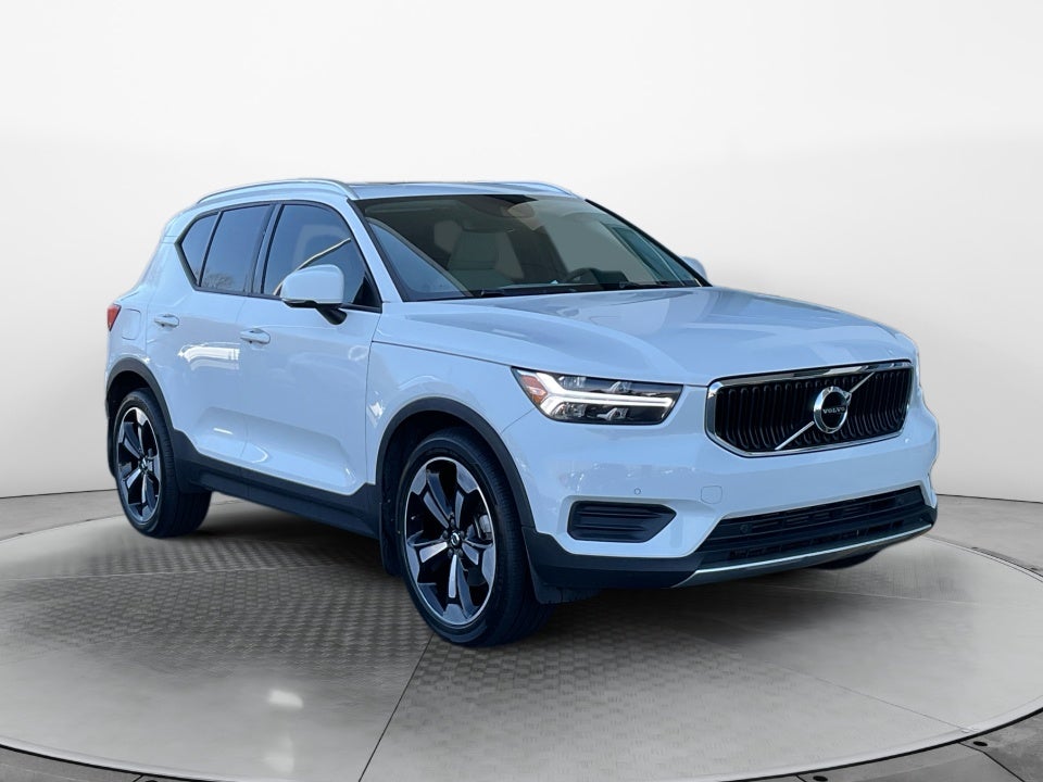 2020 Volvo XC40 Momentum