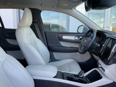 2020 Volvo XC40 Momentum