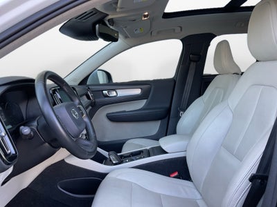 2020 Volvo XC40 Momentum