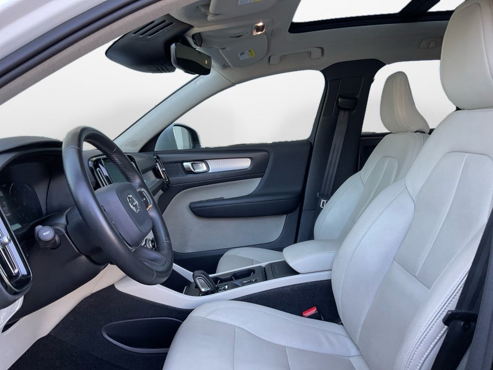 2020 Volvo XC40 Momentum