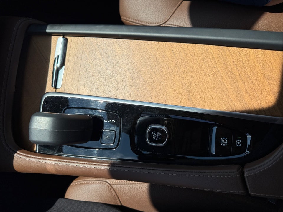 2024 Volvo XC90 Plus Bright Theme