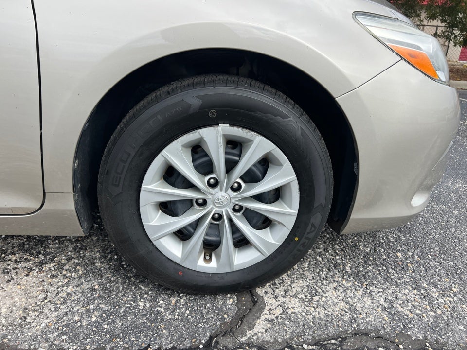 2017 Toyota Camry LE