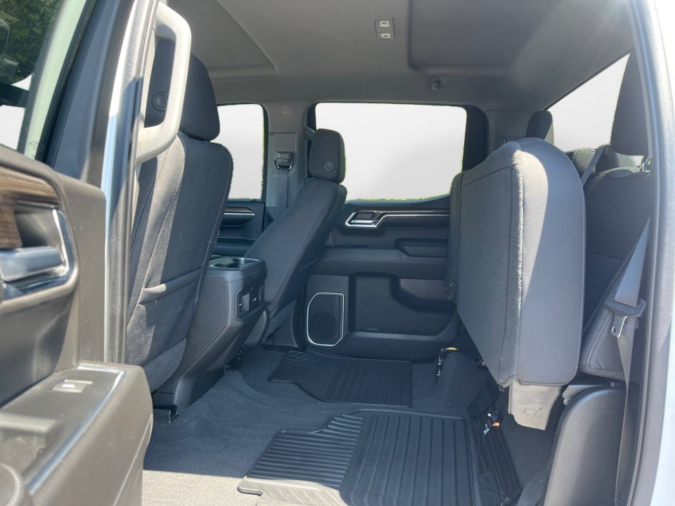 2022 Chevrolet Silverado 4WD Crew Cab Standard Bed LT