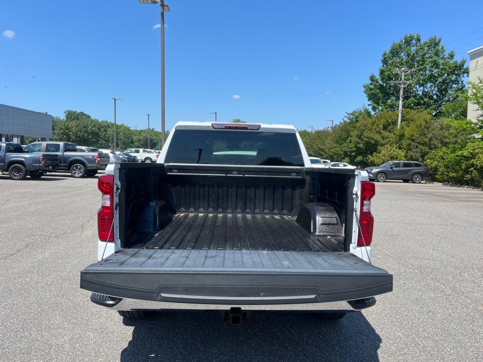 2022 Chevrolet Silverado 4WD Crew Cab Standard Bed LT