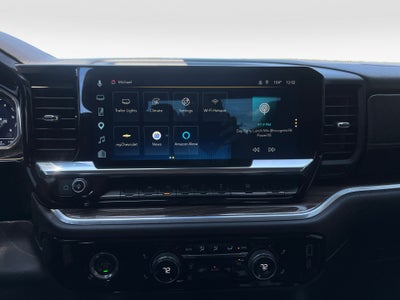 2022 Chevrolet Silverado 4WD Crew Cab Standard Bed LT