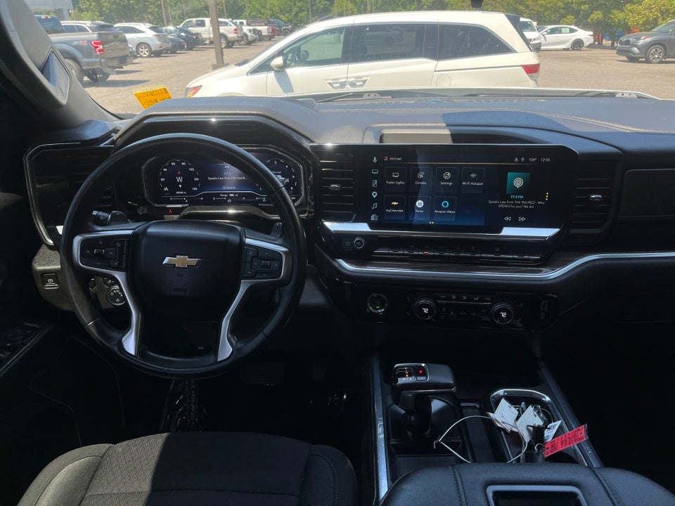 2022 Chevrolet Silverado 4WD Crew Cab Standard Bed LT