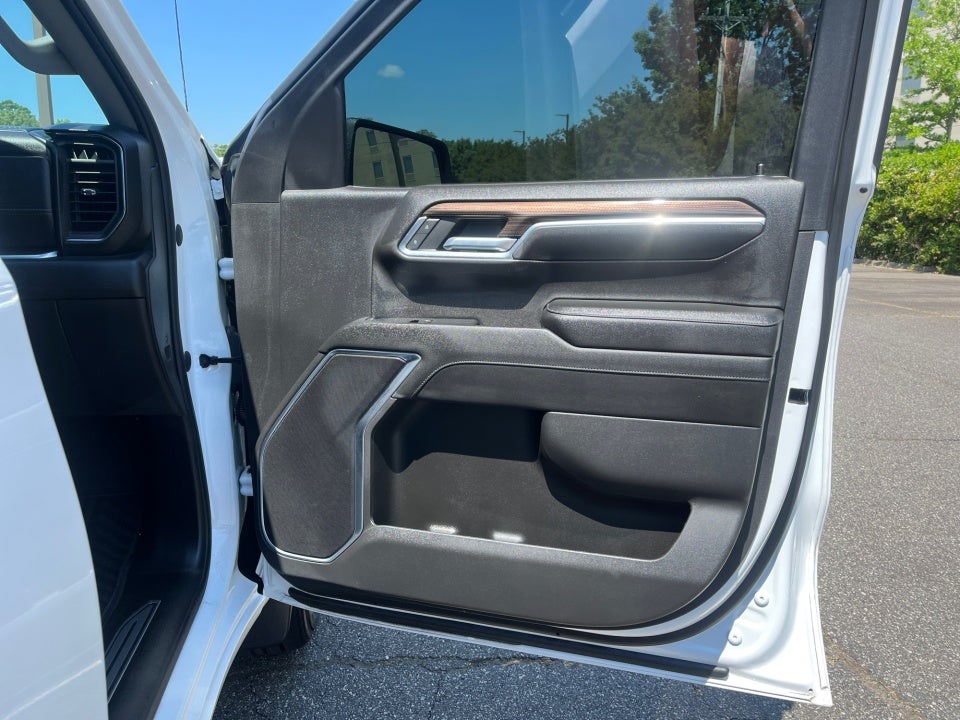 2022 Chevrolet Silverado 4WD Crew Cab Standard Bed LT