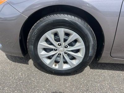 2015 Toyota CAMRY LE