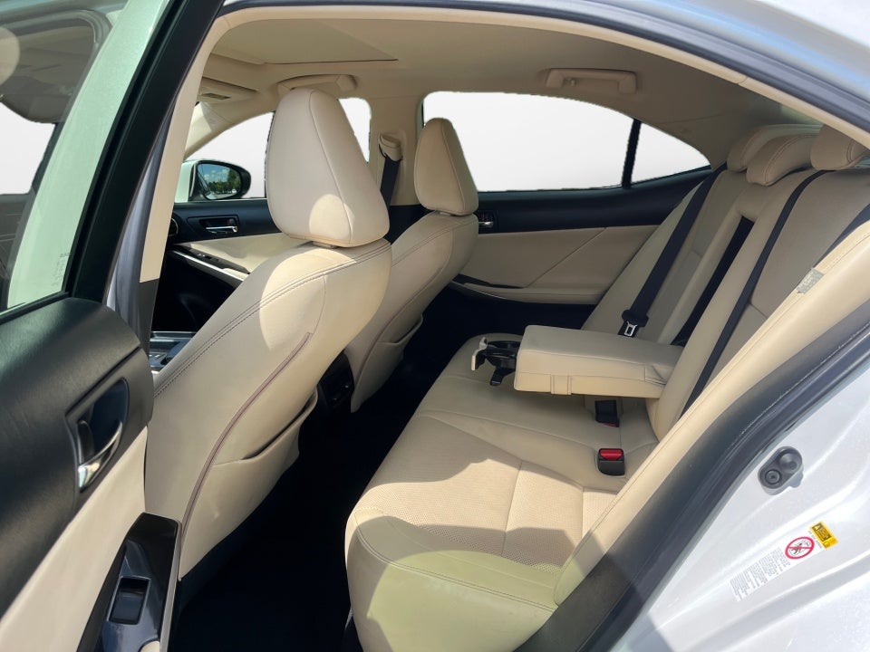 2016 Lexus IS 4dr Sdn AWD