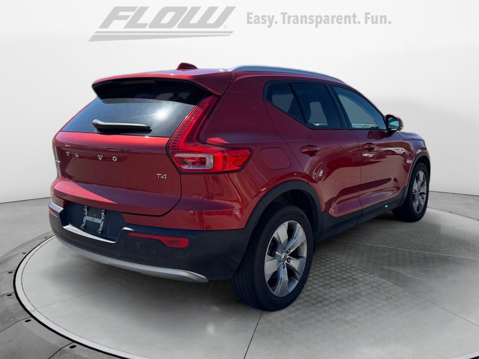 2019 Volvo XC40 T4 Momentum
