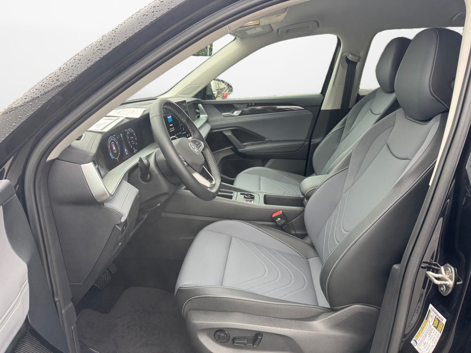 2025 Volkswagen Tiguan 2.0T SE