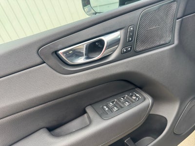 2020 Volvo XC60 T5 Momentum