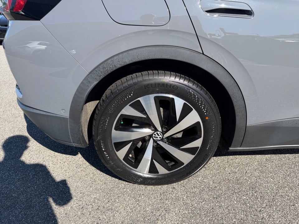 2023 Volkswagen ID.4 Pro
