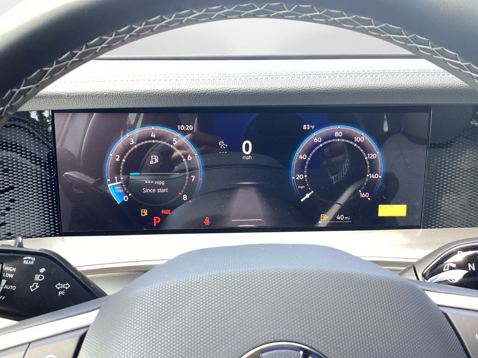 2025 Volkswagen Tiguan 2.0T SE