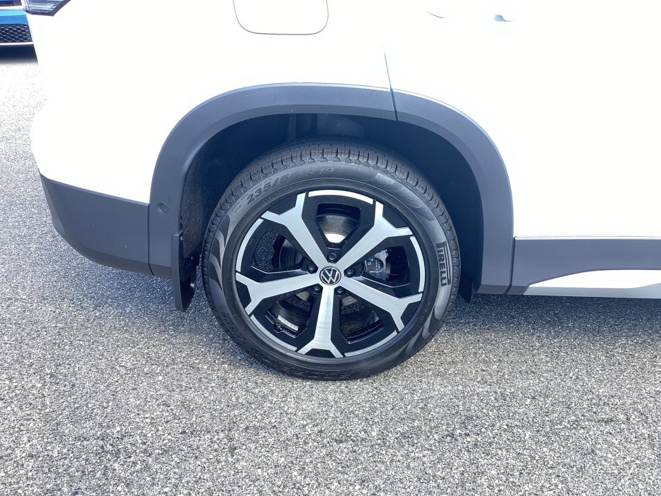 2025 Volkswagen Tiguan 2.0T SE