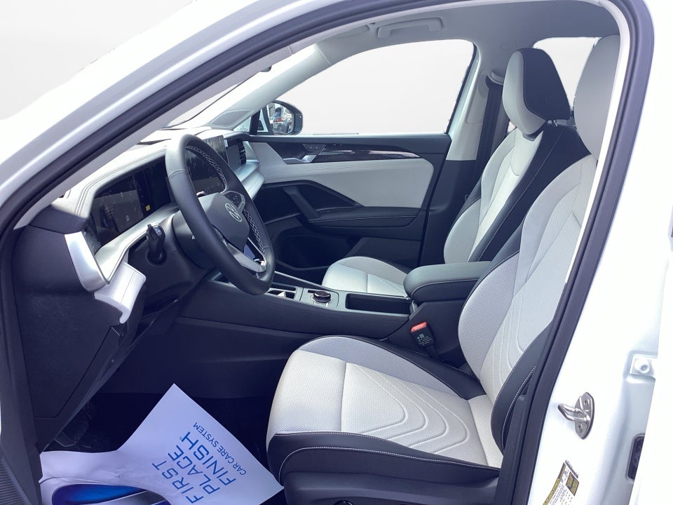 2025 Volkswagen Tiguan 2.0T SE